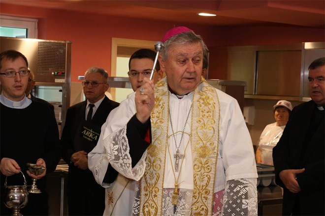 Blagoslovljen i otvoren novi Caritasov centar: “Crkva želi služiti svakom čovjeku”